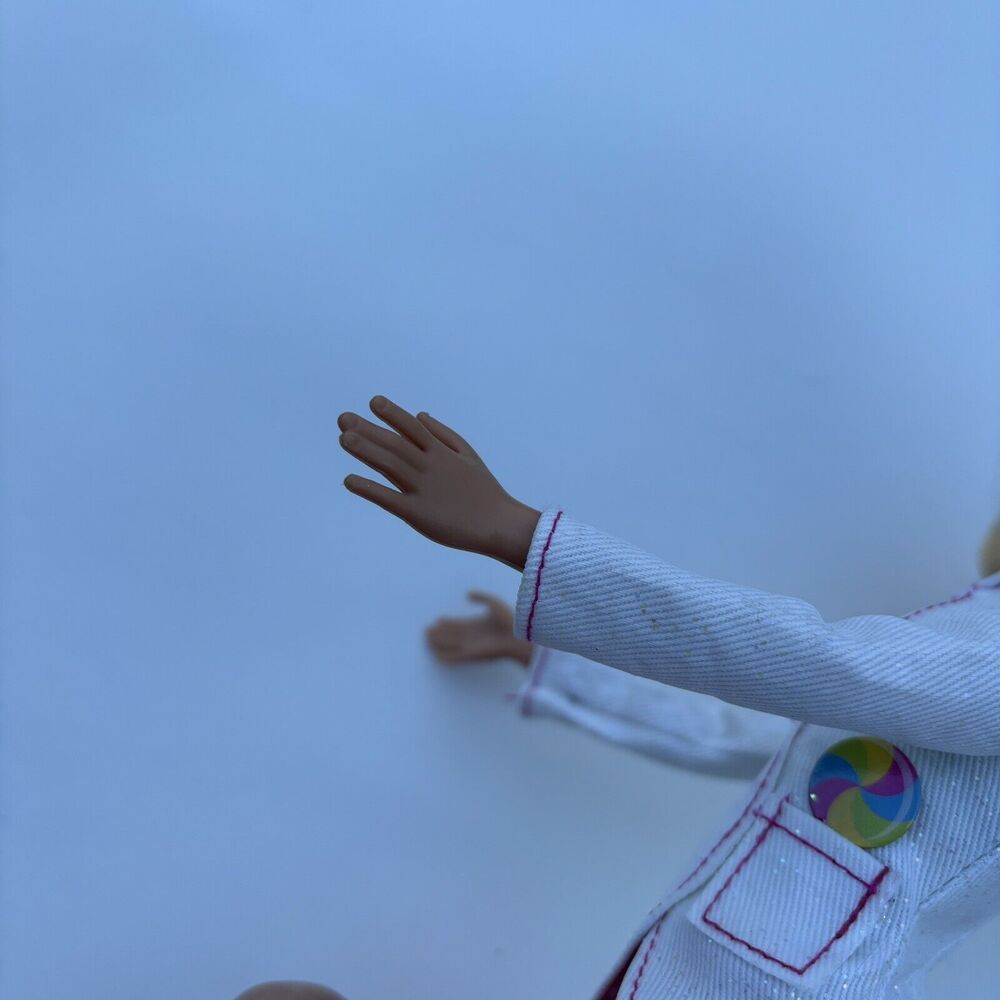 2009 I Can Be Series Kid Doctor Barbie Mattel Career Pediatrician Medicine - Picture 7 of 7